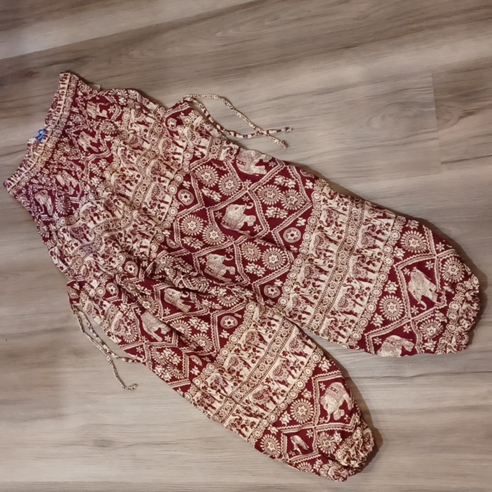 Mexicali Blues Harem Pants. Elephant print. Maroon & White.
